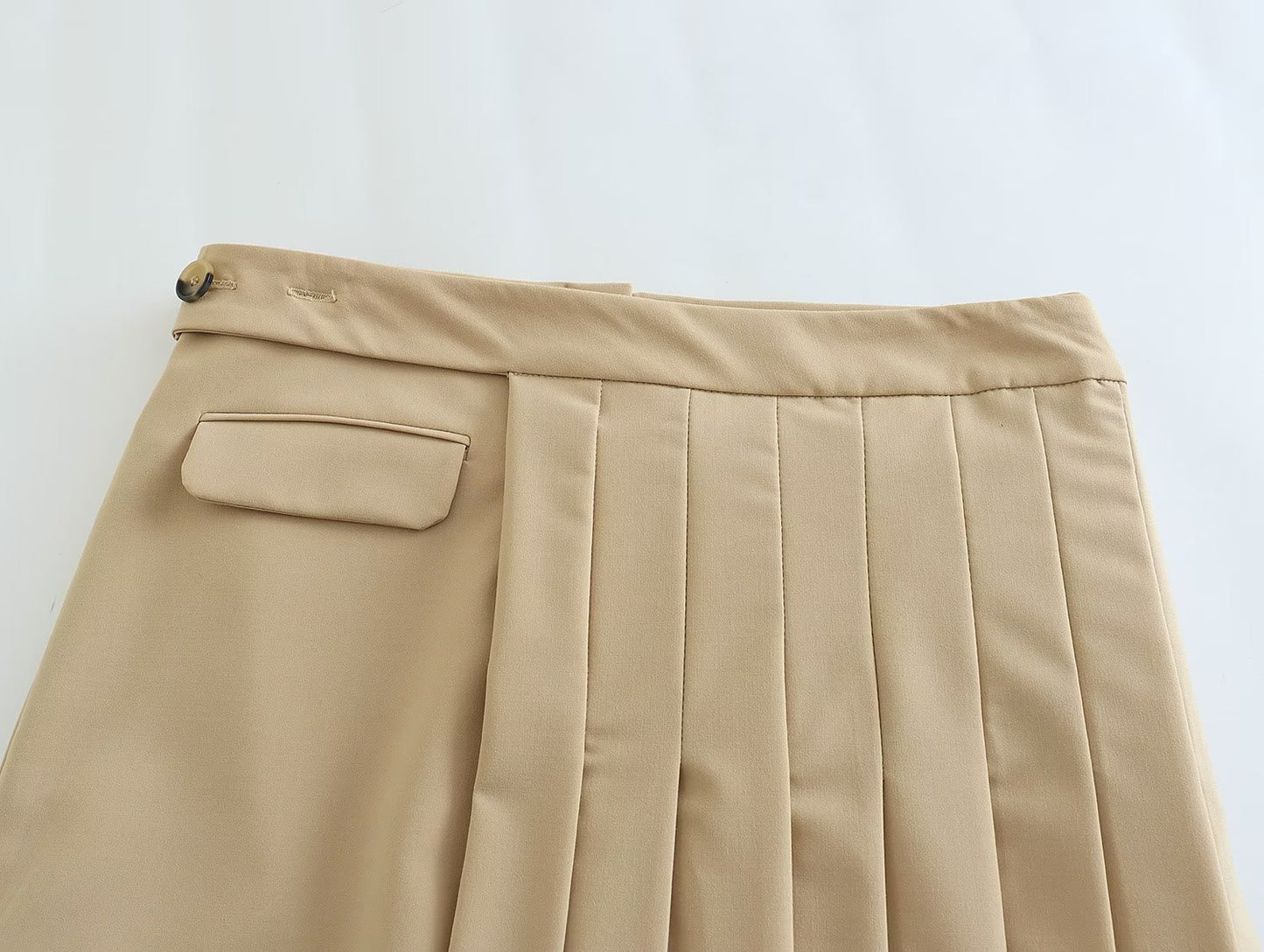 European and American Pleated Asymmetric Halfskirt