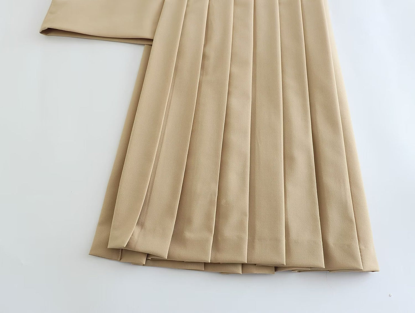 European and American Pleated Asymmetric Halfskirt